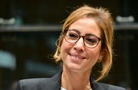 Le député UDR Charles Vallonce, rapporteur de la commission d'enquête sur la neutralité, le fonctionnement et le financement de l’audiovisuel public, au micro de Benjamin Duhamel sur France Inter