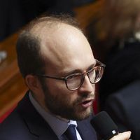 "Des principes fondamentaux n’ont pas toujours été respectés":  Le président de la commission d’enquête sur l’audiovisuel public "suspend" les convocations