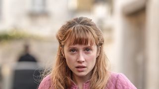 "Le mystère de la chambre jaune" : TF1 lance le tournage d'une nouvelle adaptation du roman culte avec Claire Romain et Benjamin Baroche