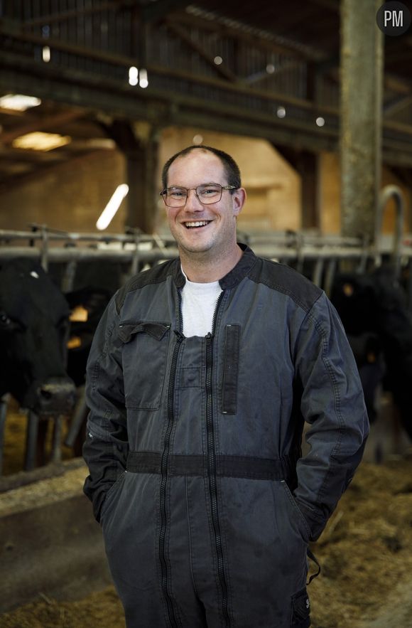 Benoit (Haute-Marne) de "L'amour est dans le pré" 2026 dans son etable.