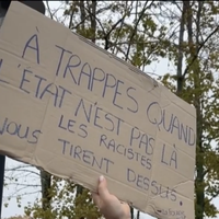 "Vous avez du sang sur les mains" : Des journalistes de BFMTV pris à partie à Trappes lors du rassemblement pour les victimes de l’attentat terroriste