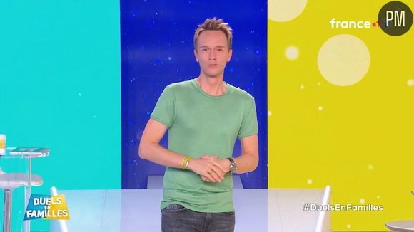 Cyril Féraud aux commandes de "Duels en familles" sur France 3.
