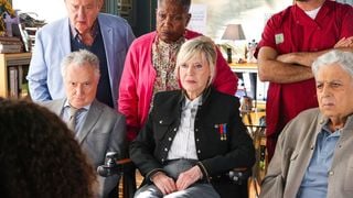 Audiences : En adaptant "Maison de retraite" en série pour TF1, Kev Adams a-t-il réussi son pari ?