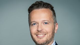 "Je ne peux pas forcer les gens à m'embaucher” : Julien Brun, commentateur de la Coupe du monde sur M6, révèle qu'il n'a aucun projet télé pour la saison prochaine