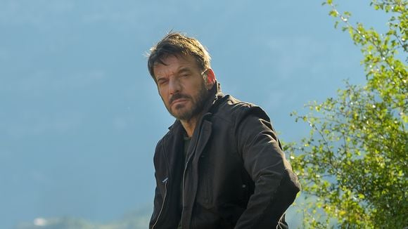 “Des tempêtes de neige, des orages d’une violence inouïe” : Samuel Le Bihan se confie sur les conditions climatiques parfois extrêmes du tournage d’”Alex Hugo” sur France 3