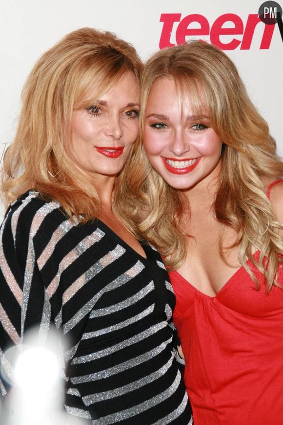 20 September 2006 - West Hollywood, California - Hayden Panettiere and mother Lesley. Teen Vogue Young Hollywood Issue Party held at Sunset Tower Hotel. (Credit Image: © Charles Harris/AdMedia via ZUMA Press Wire)
