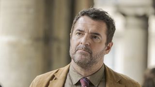 Audiences : Arnaud Ducret dans "Papa malgré lui" sur TF1 a-t-il réussi à rivaliser avec la nouvelle saison de "L'art du crime" sur France 2 ?