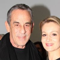 "C'est abject" : Audrey Crespo-Mara annonce attaquer en justice celui qui a annoncé à tort la mort de Thierry Ardisson alors qu'il était "encore en train de lutter pour sa survie"