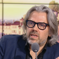 "Je n'ai jamais vu un tel comportement" : Décommandé à la dernière minute par BFMTV, Aymeric Caron s'emporte sur X, Olivier Truchot lui demande de faire preuve de "décence"