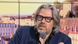 "Je n'ai jamais vu un tel comportement" : Décommandé à la dernière minute par BFMTV, Aymeric Caron s'emporte sur X, Olivier Truchot lui demande de faire preuve de "décence"
