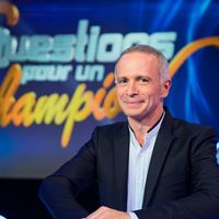 "Questions pour un champion" : France 3 arrête la diffusion en semaine du jeu culte animé par Samuel Etienne