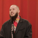 "Nous ne pouvons pas encourager la diffamation ou l'injure publique" : W9 assume avoir coupé le discours de Merwane Benlazar aux Flammes après une blague sur Cyril Hanouna