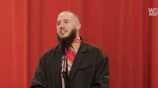 "Nous ne pouvons pas encourager la diffamation ou l'injure publique" : W9 assume avoir coupé le discours de Merwane Benlazar aux Flammes après une blague sur Cyril Hanouna