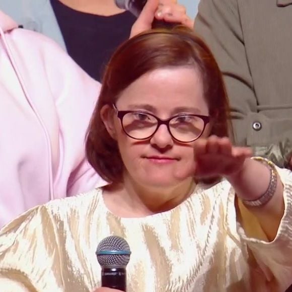 Marie Colin ("Un p'tit truc en plus") dans "Les Enfoirés" 2025