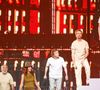 Claire Keim, Gérard Jugnot, Jenifer, Alex Lutz, Philippe Lacheau et Jean-Baptiste Maunier sur la scène des Enfoirés 2025