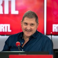 "Vive RTL" : Le "petit message personnel" de Yves Calvi pour ses adieux à la station après quinze ans de loyaux services