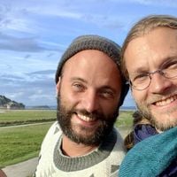 "Une façon de partager les publics" : Pourquoi "Nus & culottés", l'émission estivale de France 5, bascule sur France 2 ce mardi soir