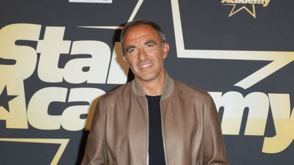 "C'était compliqué" : Nikos Aliagas dévoile le nom de cet artiste arrivé "bourré" sur le prime de la "Star Academy"