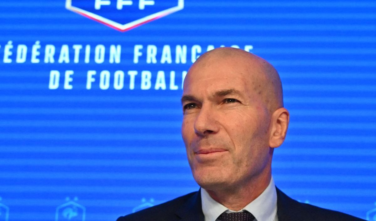 "Je veux juste qu’il rentre chez lui" : Tout juste nommé sélectionneur des Bleus, Zinédine Zidane s'exprime pour la 1ère fois sur le sort de Christophe Gleizes, toujours emprisonné en Algérie