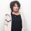 Rétro - Décès de la réalisatrice, actrice et humoriste Isabelle Mergault des suites d'un cancer - Exclusif - Isabelle Mergault - Rendez-vous - Enregistrement de l'émission "100% Logique", présentée par C.Féraud et diffusée le 9 mars sur France 2
Jack Tribeca / Bestimage
Nouvel épisode inédit du jeu-événement 100 % logique : la réponse est sous vos yeux avec C.Féraud, le premier quiz qui ne teste pas la culture générale et les connaissances, mais la logique, le sens de l'observation et le bon sens des téléspectateurs !
Quels que soient son âge, son niveau d'études ou de connaissances, tout le monde peut participer. Un enfant de 10 ans a autant de chance de gagner qu'un adulte de 80 ans, car, pour chaque question, la réponse est " sous vos yeux ", mais encore faut-il la voir !
 
100 candidats s'affrontent pour tenter d'aller le plus loin possible dans le jeu et décrocher la cagnotte pouvant grimper jusqu'à 100 000 €.
Ils vont devoir répondre à une série de questions : de la plus facile (celle à laquelle 95 % des Français peuvent répondre) à la plus difficile (celle à laquelle seulement 1 % de la population est capable de répondre).
 
En début d'émission, les 100 candidats reçoivent la somme de 1 000 €. Mais en cas de mauvaise réponse ils sont éliminés, et leurs 1 000 € vont faire grimper la cagnotte globale de l'émission. Le dernier ou les derniers candidats en lice auront la possibilité de répondre à l'ultime question : celle à laquelle seulement 1 % de la population est capable de répondre, et de décrocher la cagnotte pouvant atteindre 100 000 €.
Qui sera capable de déjouer tous les pièges, et d'arriver jusqu'à l'ultime question ? Ce quiz événement va permettre aux téléspectateurs de tester leur logique, leur bon sens, mais aussi de se mesurer à tous les autres membres de la famille !
Pour ce nouveau numéro, trois nouvelles personnalités vont se prêter au jeu de la logique et soutenir nos 100 candidats
