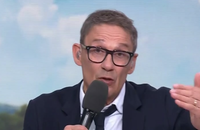 Julien Courbet le 26 février 2026 sur le plateau de "Ca peut vous arriver", sur M6 et RTL.