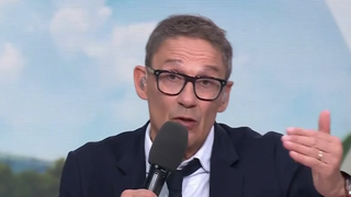 "J’ai pris la décision d’en faire peut-être un peu moins" : Julien Courbet veut lever le pied sur M6