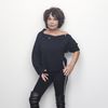 Rétro - Décès de la réalisatrice, actrice et humoriste Isabelle Mergault des suites d'un cancer - Exclusif - Isabelle Mergault - Rendez-vous - Enregistrement de l'émission "100% Logique", présentée par C.Féraud et diffusée le 9 mars sur France 2
Jack Tribeca / Bestimage
Nouvel épisode inédit du jeu-événement 100 % logique : la réponse est sous vos yeux avec C.Féraud, le premier quiz qui ne teste pas la culture générale et les connaissances, mais la logique, le sens de l'observation et le bon sens des téléspectateurs !
Quels que soient son âge, son niveau d'études ou de connaissances, tout le monde peut participer. Un enfant de 10 ans a autant de chance de gagner qu'un adulte de 80 ans, car, pour chaque question, la réponse est " sous vos yeux ", mais encore faut-il la voir !
 
100 candidats s'affrontent pour tenter d'aller le plus loin possible dans le jeu et décrocher la cagnotte pouvant grimper jusqu'à 100 000 €.
Ils vont devoir répondre à une série de questions : de la plus facile (celle à laquelle 95 % des Français peuvent répondre) à la plus difficile (celle à laquelle seulement 1 % de la population est capable de répondre).
 
En début d'émission, les 100 candidats reçoivent la somme de 1 000 €. Mais en cas de mauvaise réponse ils sont éliminés, et leurs 1 000 € vont faire grimper la cagnotte globale de l'émission. Le dernier ou les derniers candidats en lice auront la possibilité de répondre à l'ultime question : celle à laquelle seulement 1 % de la population est capable de répondre, et de décrocher la cagnotte pouvant atteindre 100 000 €.
Qui sera capable de déjouer tous les pièges, et d'arriver jusqu'à l'ultime question ? Ce quiz événement va permettre aux téléspectateurs de tester leur logique, leur bon sens, mais aussi de se mesurer à tous les autres membres de la famille !
Pour ce nouveau numéro, trois nouvelles personnalités vont se prêter au jeu de la logique et soutenir nos 100 candidats
