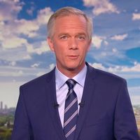 "Je suis très ému mais surtout reconnaissant" : Julien Arnaud fait ses adieux au "20 Heures" de France 2... un an à peine après son arrivée