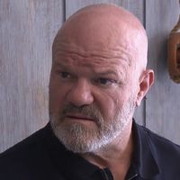 "Je suis décontenancé" : Philippe Etchebest s'étrangle de la tenue vestimentaire d'un restaurateur dans "Cauchemar en cuisine"