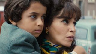 Box-office : Leïla Bekhti et Jonathan Cohen plus forts que "Blanche Neige", flop pour la comédie avec Kad Merad et Michèle Laroque
