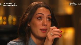 “Excusez-moi !” : Sofia Essaïdi craque et fond en larmes en évoquant la mémoire de sa mère dans l'émission “50’ inside” sur TF1