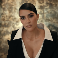 "Le pire drama de tous les temps" : La presse américaine dézingue la nouvelle série de Disney+ avec Glenn Close et Kim Kardashian