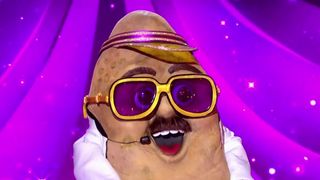 “Mask Singer” 2026 : Qui était l’invité surprise qui se cachait sous le costume de “La Patate” et a pu aider les enquêteurs ?