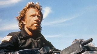 Déprogrammation : TMC et TF1 Séries Films bousculent leur antenne pour rendre hommage à Chuck Norris ce week-end