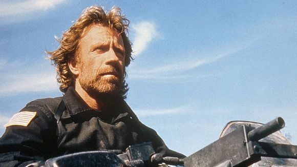 Déprogrammation : TMC et TF1 Séries Films bousculent leur antenne pour rendre hommage à Chuck Norris ce week-end