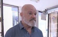 "Cauchemar en cuisine" : Philippe Etchebest n'en croit pas ses yeux dans cette cuisine.