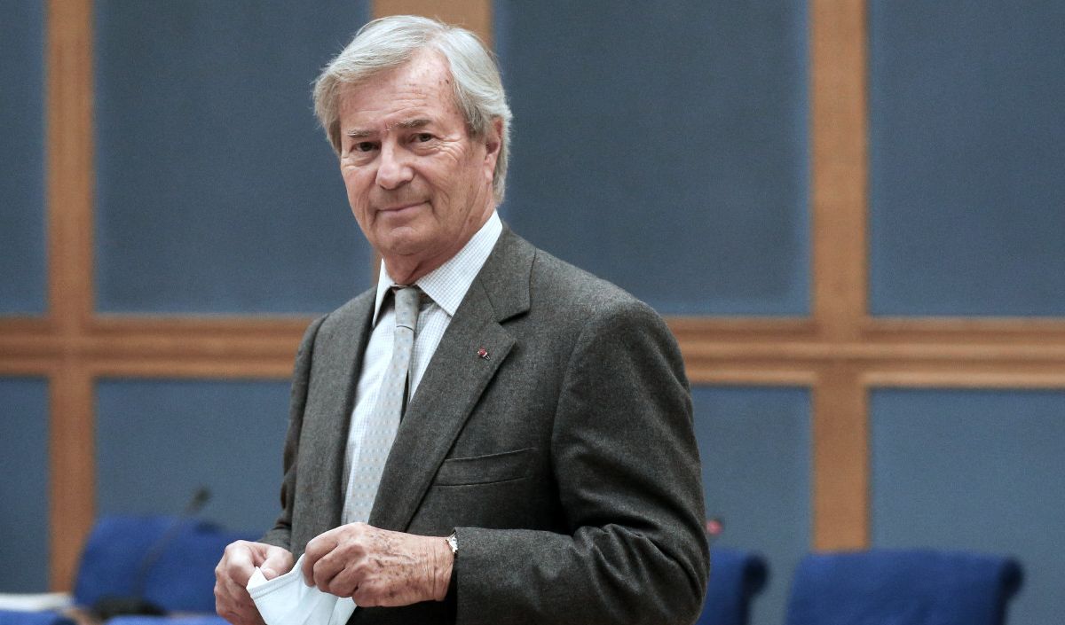 Un "acte de résistance" : 80 auteurs publient ensemble un ouvrage sur la fronde anti-Bolloré dans l'édition