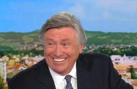"Merci à vous tous" : Jacques Legros ému aux larmes pour ses adieux au "13 Heures" de TF1