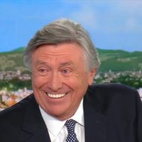 "Tu ne pleures pas hein" : Jacques Legros ému aux larmes pour ses adieux au "13 Heures" de TF1
