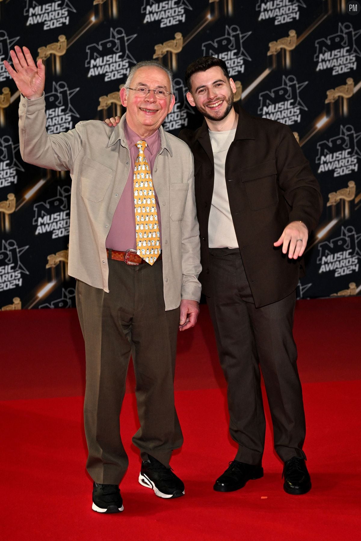 Photo : Jeck et son père au photocall de la 26ème édition des NRJ Music ...