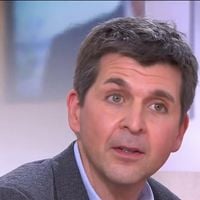 "Je lui en veux un petit peu" : Thomas Sotto regrette que Jean-Michel Aphatie ait comparé la colonisation en Algérie à Oradour-sur-Glane mais déplore son départ de RTL