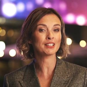 Isabelle Ithurburu aux commandes de "Stars à domicile" sur TF1.