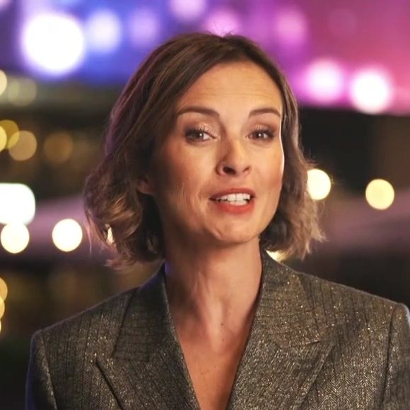Isabelle Ithurburu aux commandes de "Stars à domicile" sur TF1.