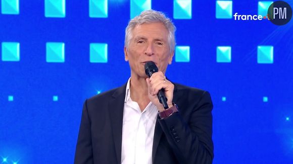 Nagui aux commandes de "N'oubliez pas les paroles !" sur France 2.