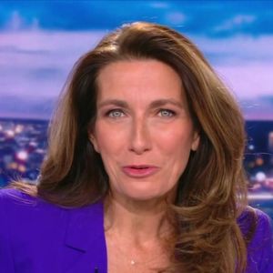 Anne-Claire Coudray aux commandes du "20 Heures" de TF1 hier soir.