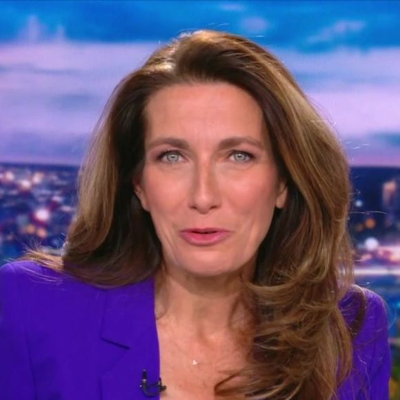 Anne-Claire Coudray aux commandes du "20 Heures" de TF1 hier soir.