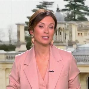 Isabelle Ithurburu aux commande s de "50' Inside" sur TF1.