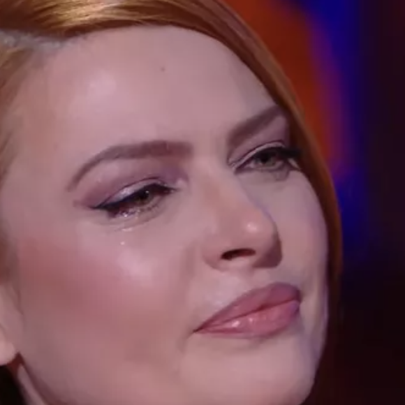 Elodie Frégé avait versé quelques larmes dans "La boîte à secrets" sur France 3.