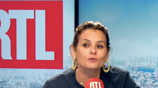 "C'est la vie de la télévision" : Faustine Bollaert commente son remplacement de Laurence Boccolini dans "Les Enfants de la télé"