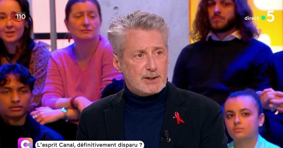 "J’ai une liberté de travail intégrale" : Antoine de Caunes explique pourquoi il est resté sur Canal+ après l’arrivée de Vincent Bolloré